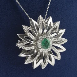 COLLARES Gargantilla oro blanco esmeralda y diamantes