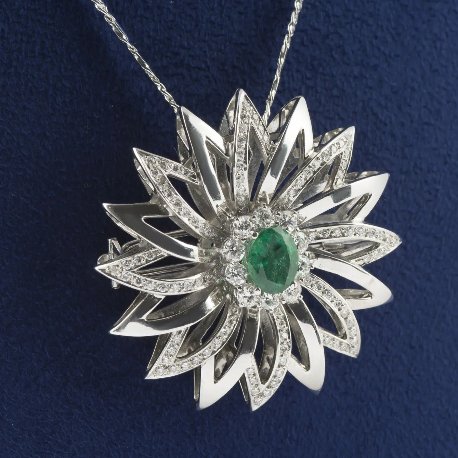 COLLARES Gargantilla oro blanco esmeralda y diamantes