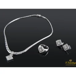 COLLARES Gargantilla oro blanco con colgante de  diamantes