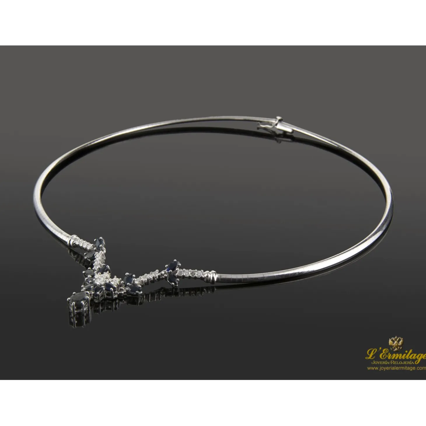 COLLARES Gargantilla oro blanco zafiros y diamantes.