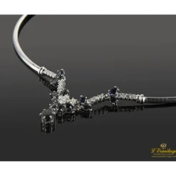 COLLARES Gargantilla oro blanco zafiros y diamantes.