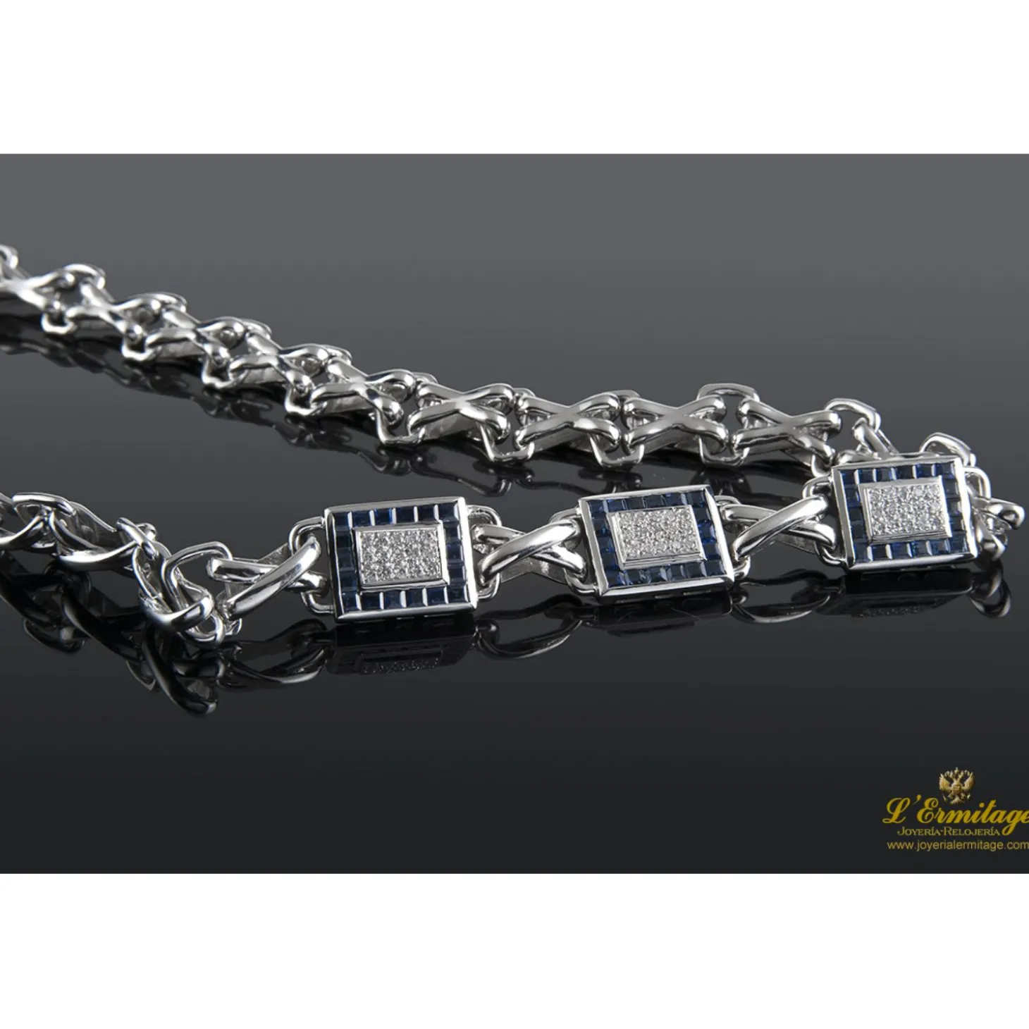 COLLARES Gargantilla oro blanco zafiros y diamantes.