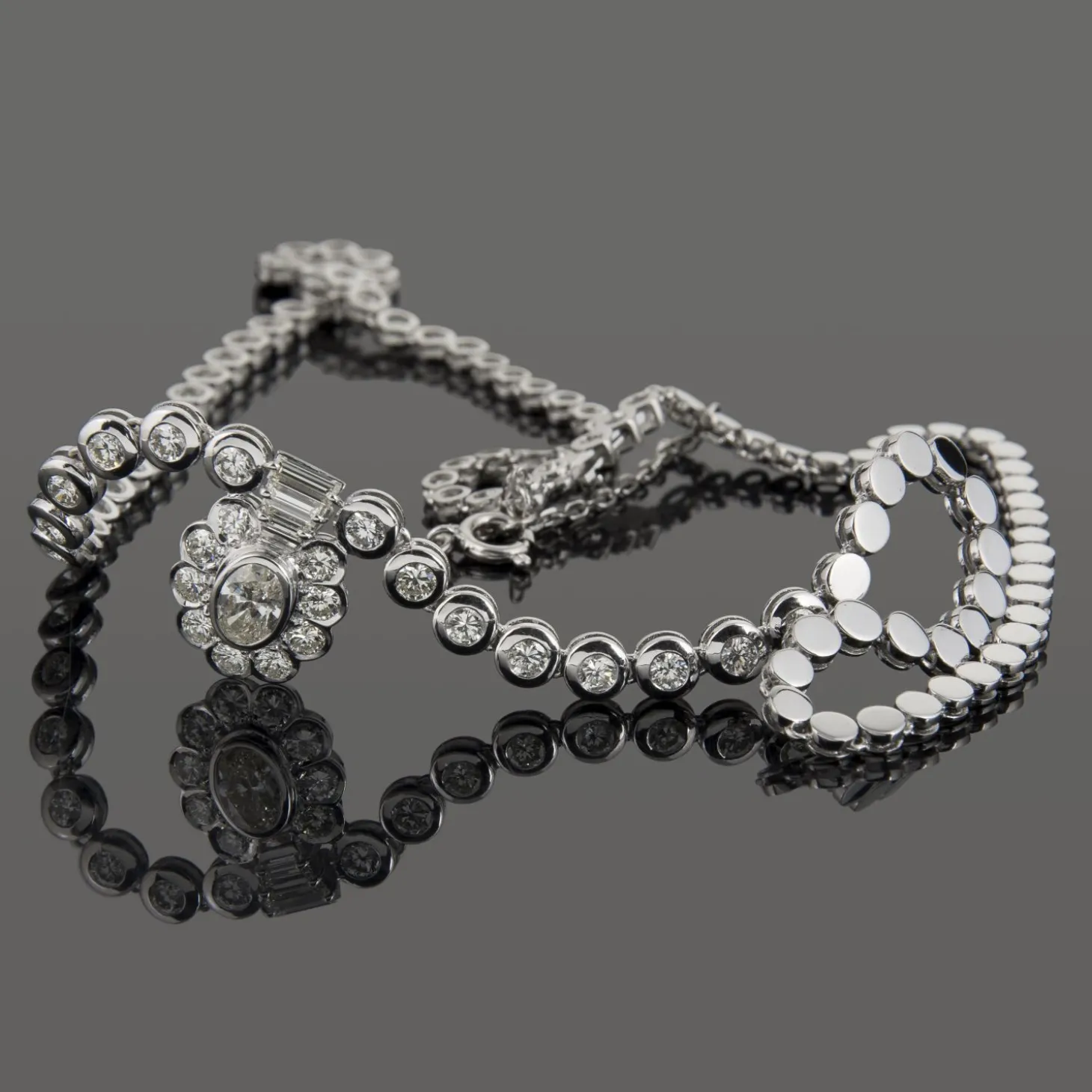 COLLARES Gargantilla oro blanco y diamantes