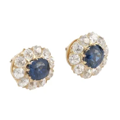 CONJUNTOS DE JOYAS Juego de pendientes, pulsera y sortija antiguos desmontables oro amarillo zafiros y orla de diamantes