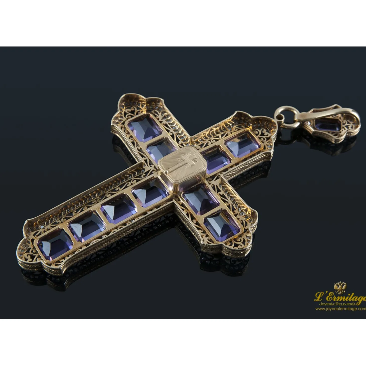 CRUCES Cruz calada de obispo con amatistas y diamantes