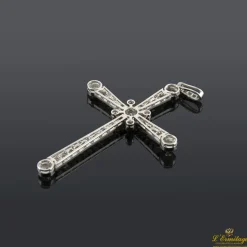 CRUCES Cruz oro blanco y diamantes.