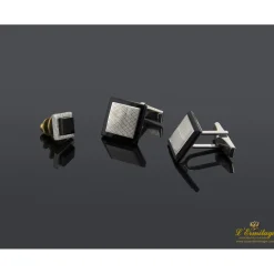 GEMELOS Gemelos y botón realizados en oro blanco y ónix.