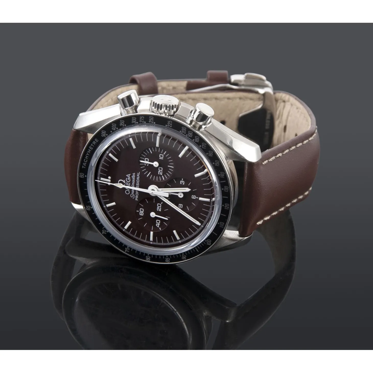 OMEGA Speedmaster professional moonwatch acero chocolate.