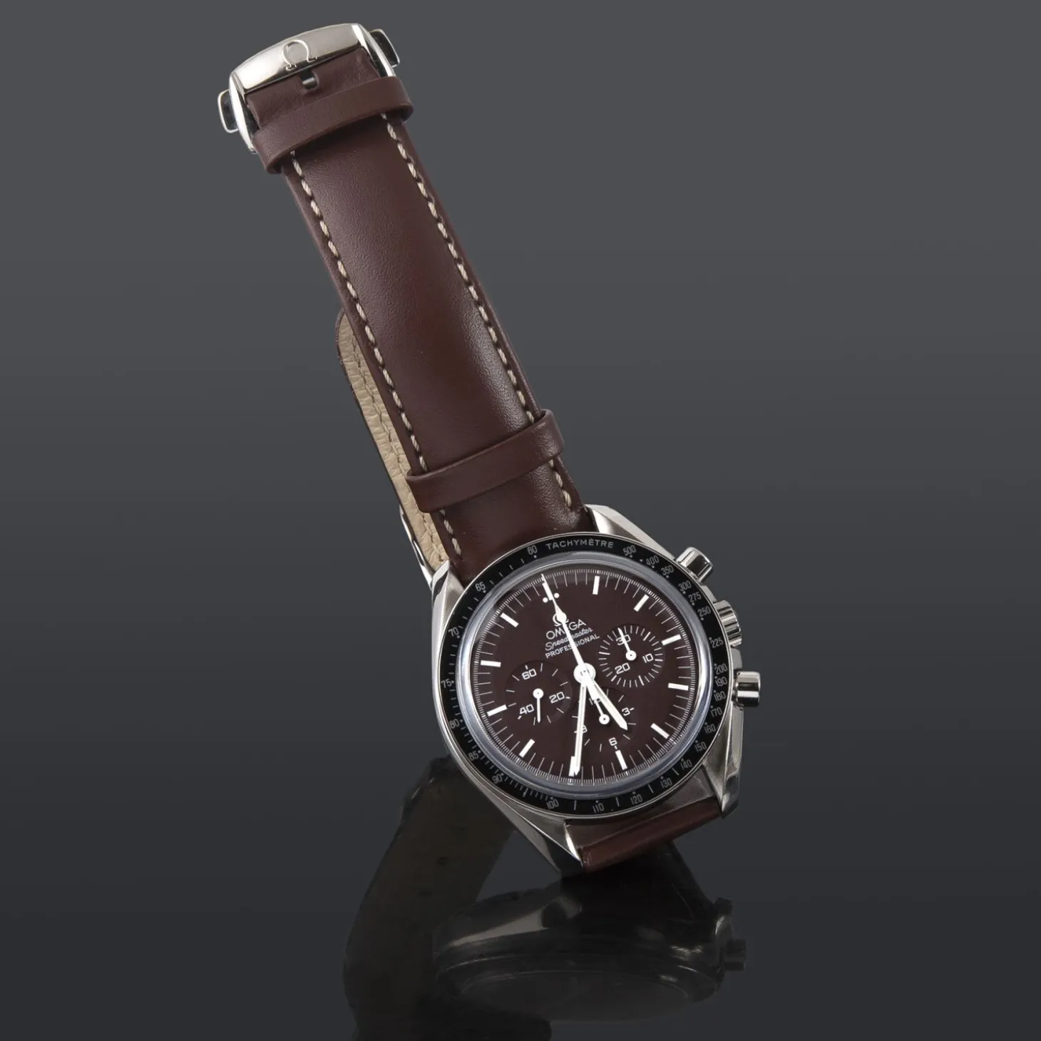 OMEGA Speedmaster professional moonwatch acero chocolate.