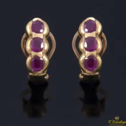PENDIENTES Pendientes antiguos en oro amarillo con rubíes.