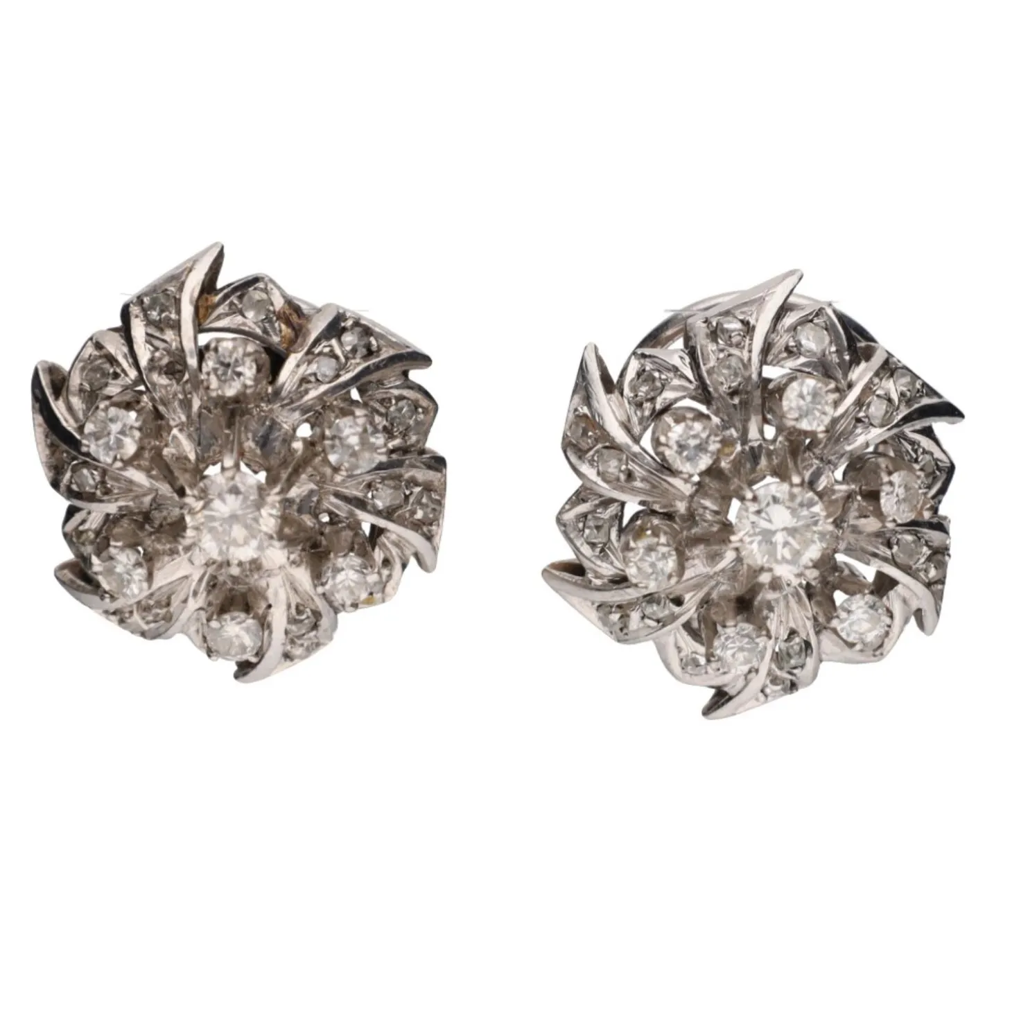 PENDIENTES Pendientes antiguos en oro blanco con diamantes.