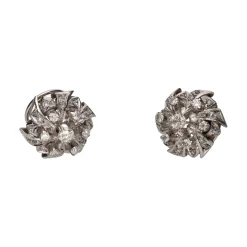 PENDIENTES Pendientes antiguos en oro blanco con diamantes.