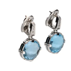 PENDIENTES Pendientes bulgari en oro blanco con topacios y brillantes.