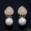 PENDIENTES Pendientes colgantes oro amarillo perla y cuajado de diamantes.