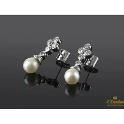 PENDIENTES Pendientes colgantes oro blanco perla y diamantes.
