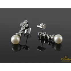 PENDIENTES Pendientes colgantes oro blanco perla y diamantes.