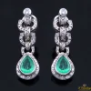 PENDIENTES Pendientes colgantes oro blanco esmeraldas y diamantes.