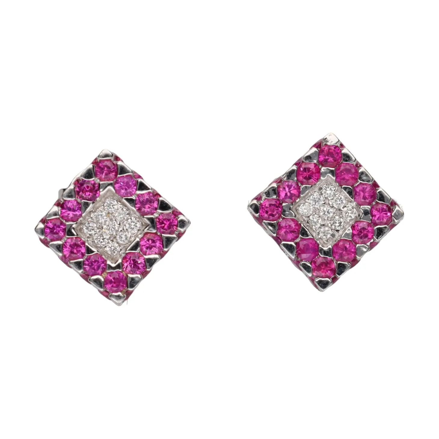 PENDIENTES Pendientes cuadrados en oro blanco con rubíes y brillantes.