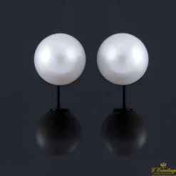 PENDIENTES Pendientes de perlas montadas en oro blanco.