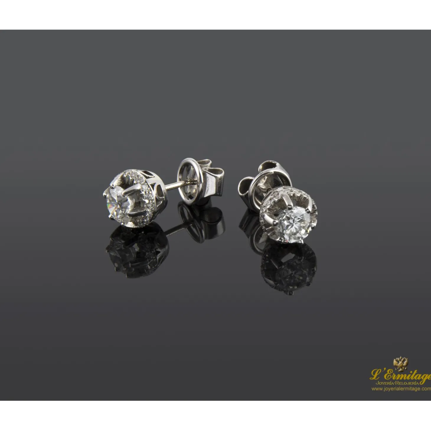 PENDIENTES Pendientes dormilonas oro blanco y diamantes color h, pureza si2 y peso 1,70 cts.