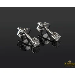 PENDIENTES Pendientes dormilonas oro blanco y diamantes.