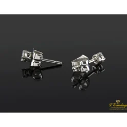 PENDIENTES Pendientes dormilonas oro blanco y diamantes.
