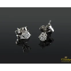PENDIENTES Pendientes dormilonas oro blanco y diamantes.