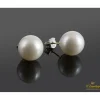 PENDIENTES Pendientes dormilonas de perlas montadas en oro amarillo.