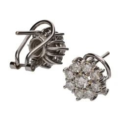 PENDIENTES Pendientes en oro blanco con brillantes.