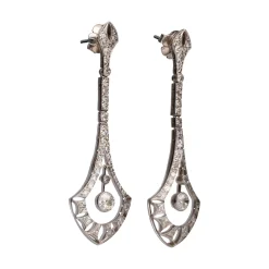 PENDIENTES Pendientes en oro blanco y diamantes.
