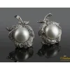 PENDIENTES Pendientes en oro blanco con perlas y brillantes.