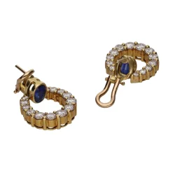 PENDIENTES Pendientes en oro amarillo con zafiro y brillantes.