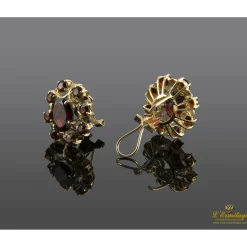 PENDIENTES Pendientes en oro amarillo con granates