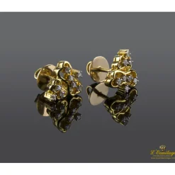 PENDIENTES Pendientes en oro amarillo con brillantes.