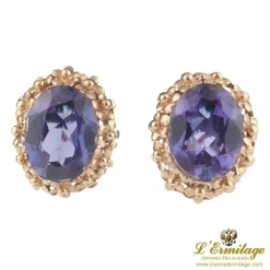 PENDIENTES Pendientes en oro amarillo y amatistas.