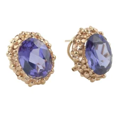 PENDIENTES Pendientes en oro amarillo y amatistas.