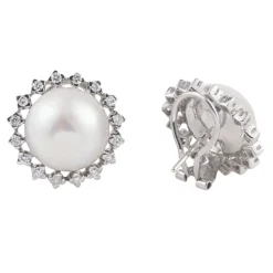 PENDIENTES Pendientes en oro blanco con perlas y diamantes.