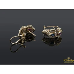 PENDIENTES Pendientes en oro amarillo con rubíes, zafiros y brillantes