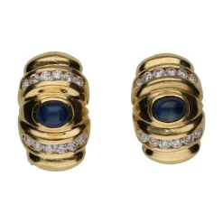 PENDIENTES Pendientes en oro amarillo con zafiros y brillantes.