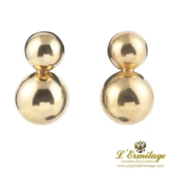 PENDIENTES Pendientes en oro amarillo con cierre omega.