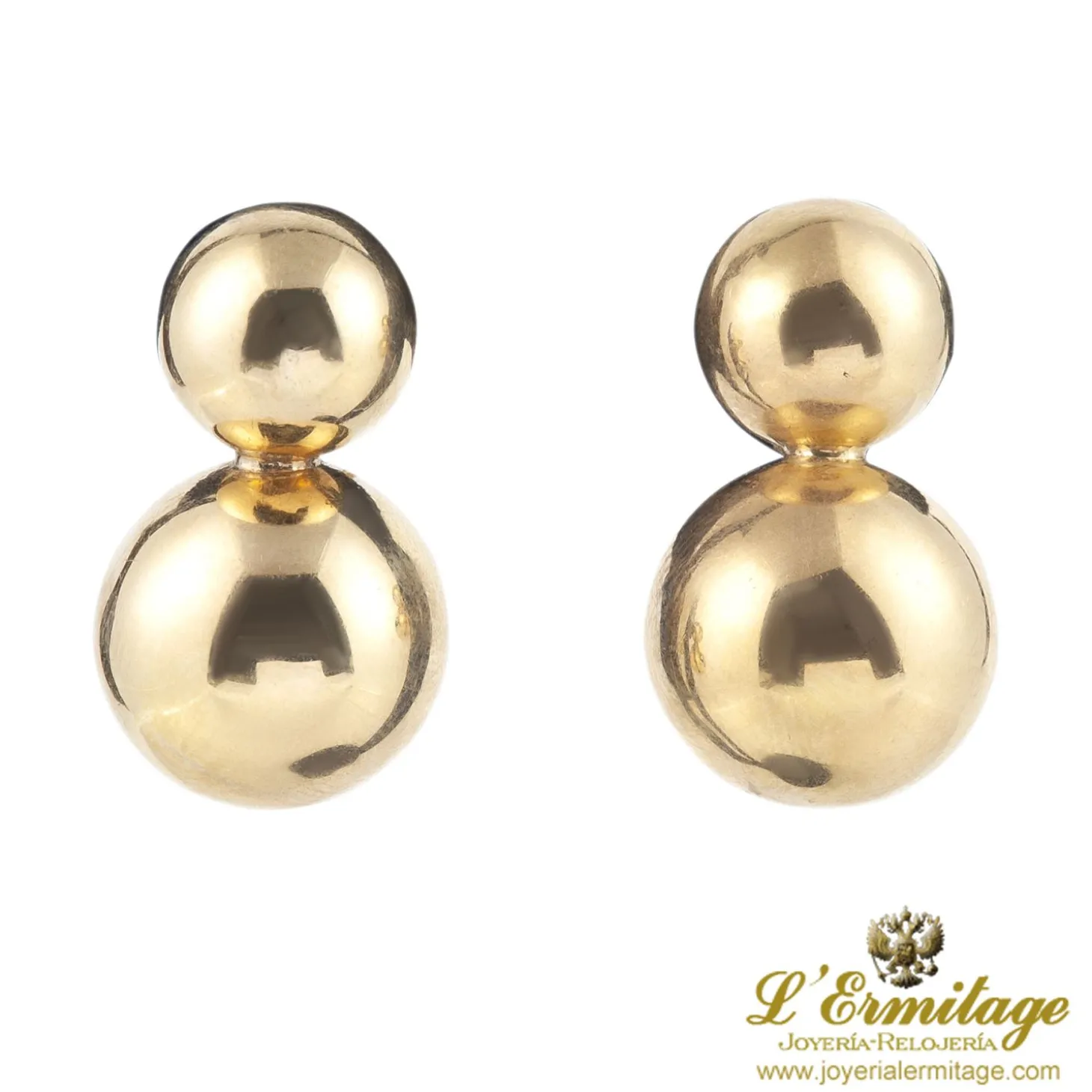PENDIENTES Pendientes en oro amarillo con cierre omega.