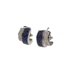 PENDIENTES Pendientes en oro blanco con zafiros y brillantes.
