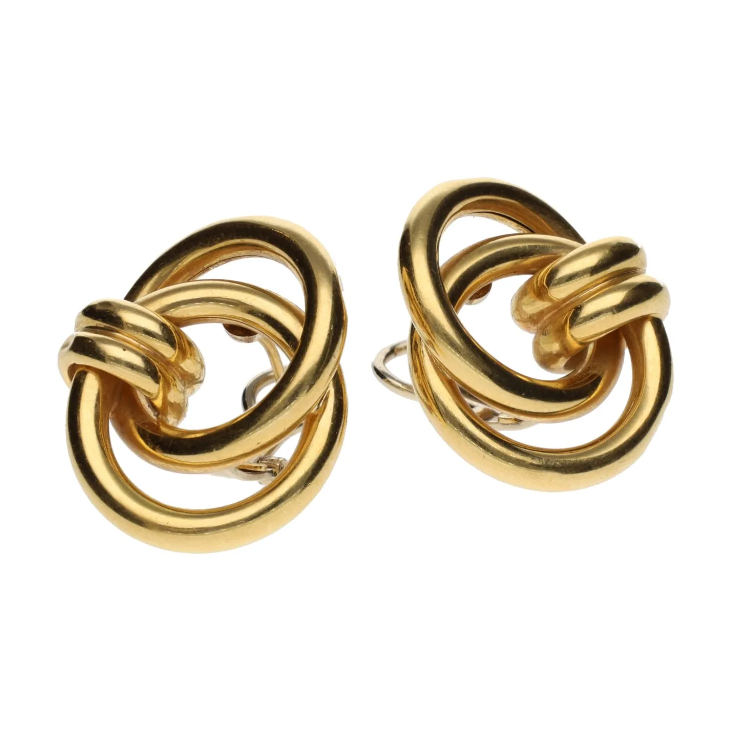 PENDIENTES Pendientes en oro amarillo aros entrelazados.