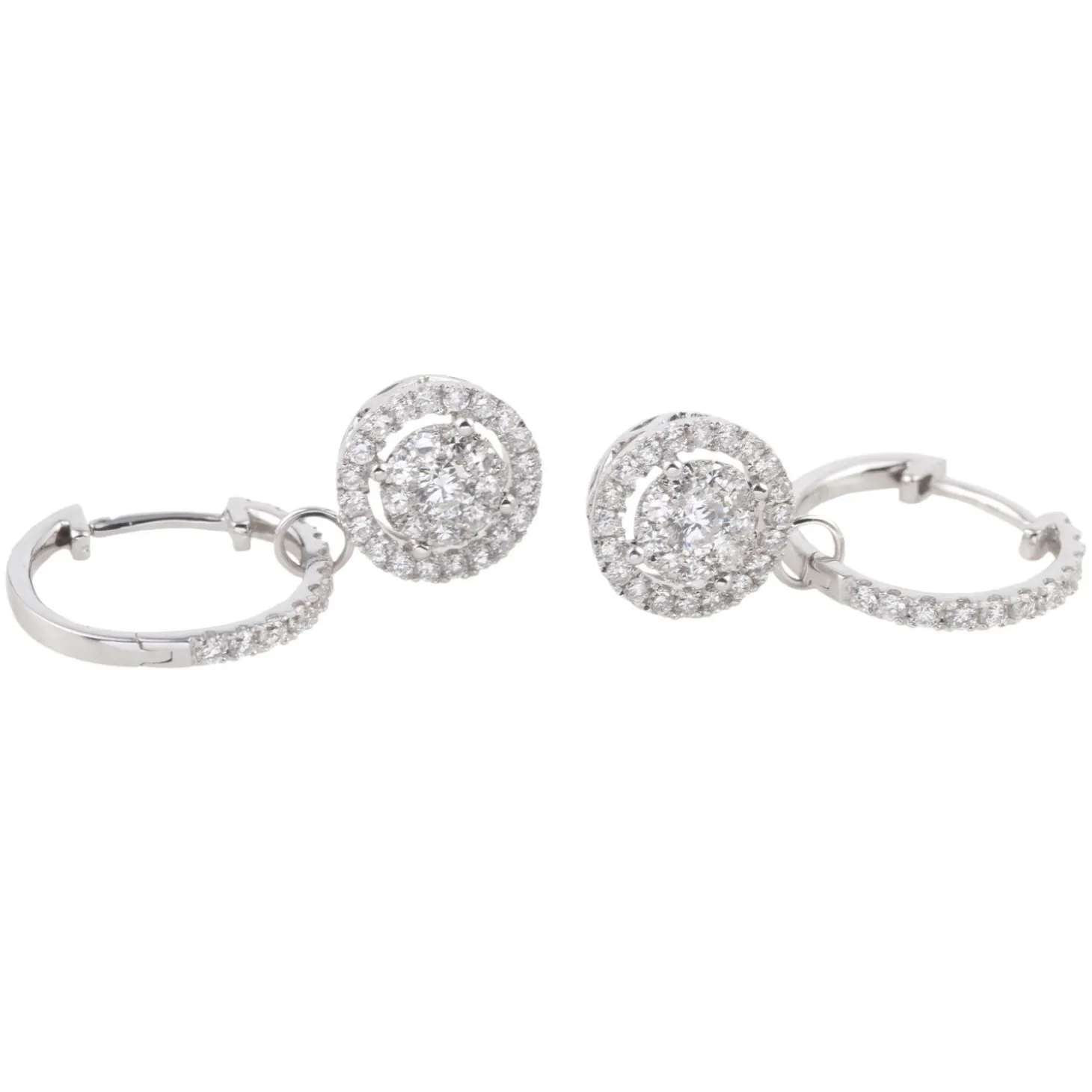 PENDIENTES Pendientes en oro blanco y brillantes.