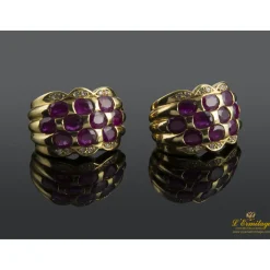 PENDIENTES Pendientes en oro amarillo con rubíes y brillantes