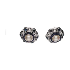 PENDIENTES Pendientes en oro blanco con perlas y zafiros.