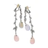 PENDIENTES Pendientes largos en oro blanco con piedras luna y brillantes.