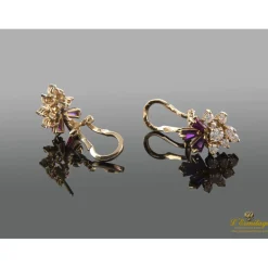 PENDIENTES Pendientes oro amarillo rubíes y diamantes.