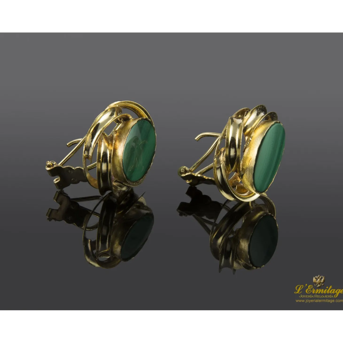PENDIENTES Pendientes realizados en oro amarillo con malaquitas talla oval