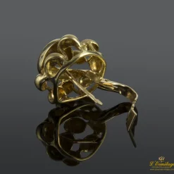 PENDIENTES Pendientes realizados en oro amarillo con motivos en mate y brillo.